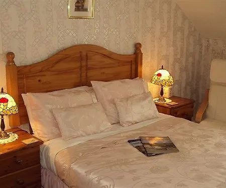 Hollins House 3* Harrogate